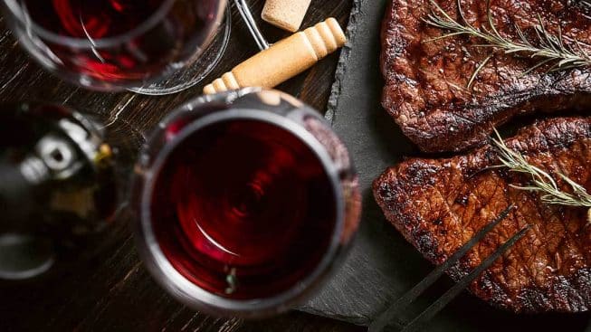 Per l’Ue vino e carne non sono alimenti dannosi, Pentassuglia: “Un’ottima notizia, è prevalso il buon senso”