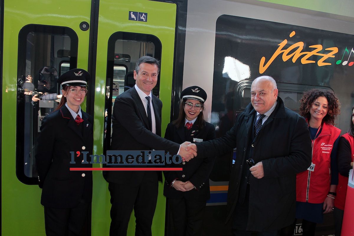 Foto Donato Fasano - LaPresse
27 02 2019 - Bari
Cronaca
Presentazione nuovo treno Jazz
Stazione di Bari Centrale
Orazio Iacono, Amministratore Delegato Trenitalia
Giovanni Giannini, Assessore ai Trasporti Regione Puglia