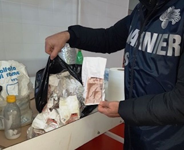Sigarette elettroniche vendute senza autorizzazione, NAS Foggia sequestrano  oltre 300 flaconi