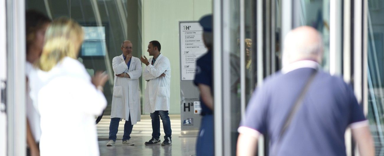 Foto LaPresse - Alessandro Pone
10 Luglio, Napoli (Italia)
Cronaca
Il ministro della salute Giulia Grillo visita l'ospedale del Mare dove il reparto di chirurgia vascolare è stato chiuso per 12 ore in coincidenza della festa del primario Francesco Pignatelli. In foto panoramiche dell'ospedale.

Photo Lapresse Alessandro Pone
10 July, Napoli
The Minister of Health Giulia Grillo visits the hospital of the Sea where the vascular surgery department was closed for 12 hours coinciding with the party of the primary Francesco Pignatelli. In the picture, panoramic views of the hospital.