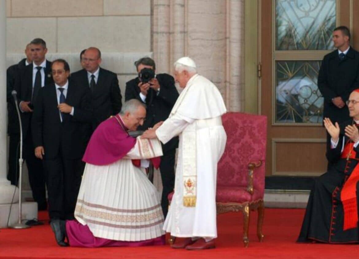 Il legame di Ratzinger con la Puglia, nel 2009 la visita per pregare