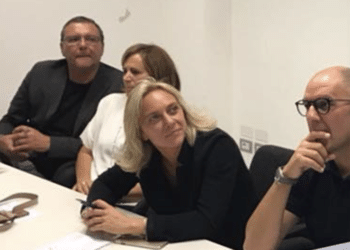 Da sinistra, il consigliere regionale Campo, l'ex parlamentare Mongiello, la presidente regionale dell'assemblea Pd Azzarone e l'ex deputato Bordo