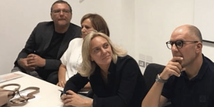 Da sinistra, il consigliere regionale Campo, l'ex parlamentare Mongiello, la presidente regionale dell'assemblea Pd Azzarone e l'ex deputato Bordo