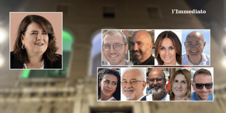 A sinistra, Episcopo; a destra Emanuele, De Santis, Mendolicchio e Galasso; sotto, Amatore, Formica, Di Molfetta, Patano e Frattarolo