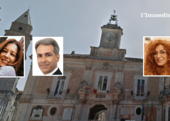 Giuliani, Lallo e Caposiena; sullo sfondo, Palazzo Celestini