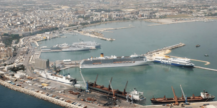 Il porto di Bari
