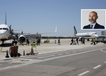 Aeroporto Salento; nel riquadro, Vasile