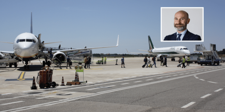 Aeroporto Salento; nel riquadro, Vasile