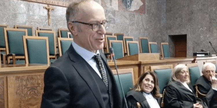 Leonardo Leone De Castris (foto da video Repubblica Bari)