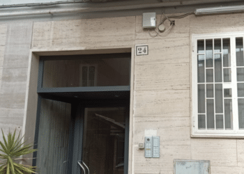 Lo stabile dove è avvenuto il tentato omicidio-suicidio