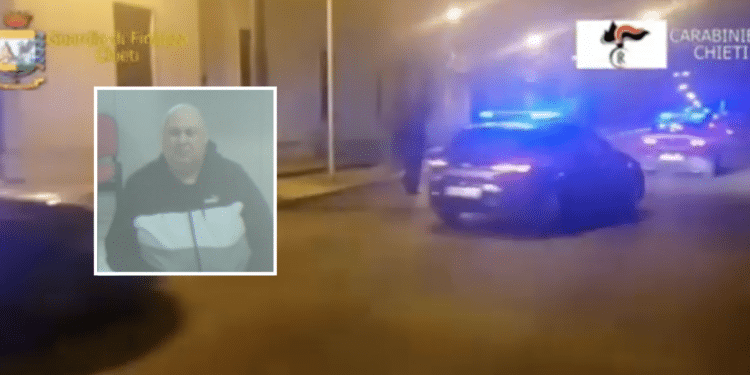 Nel riquadro, Nardino durante un collegamento dal carcere nel corso del processo