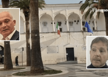 Rotice e Salvemini; sullo sfondo, il Comune di Manfredonia