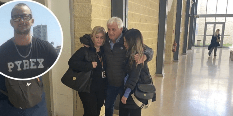 Claudio, Lella e Barbara, i genitori e la sorella di Giuseppe Tucci (nel tondo), il vigile del fuoco di 34 anni ucciso l'11 giugno del 2023 all'esterno del locale Frontemare di Rimini

(Il Resto del Carlino)