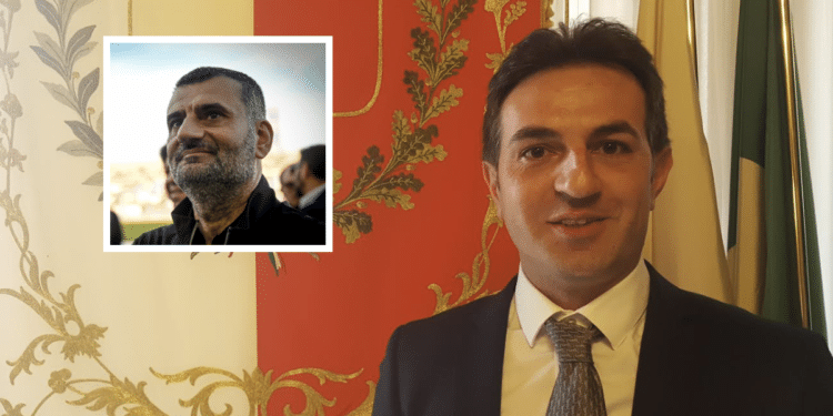 D'Adamo; nel riquadro, Decaro