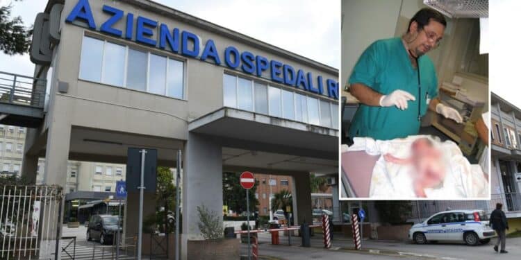 Una veduta esterna dell'Azienda Ospedaliera Universitaria "Ospedali Riuniti" di Foggia, 13 dicembre 2021. ANSA/FRANCO CAUTILLO