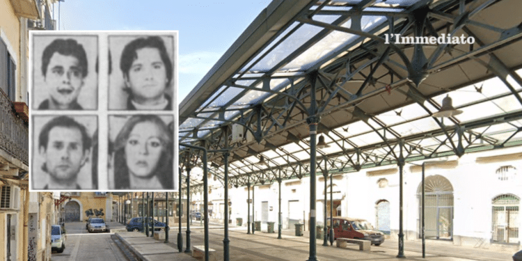 In alto, Pompeo Corvino e Pietro Piserchia; sotto, Giovanni Rollo e Antonietta Cassanelli; sullo sfondo, piazza Mercato