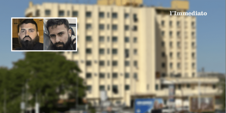 Luciano Calabrese e Gianluigi Troiano; sullo sfondo, l'ex Onpi dove, per un periodo, si sarebbe nascosto il latitante garganico
