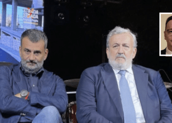 Decaro ed Emiliano; nel riquadro, De Leonardis