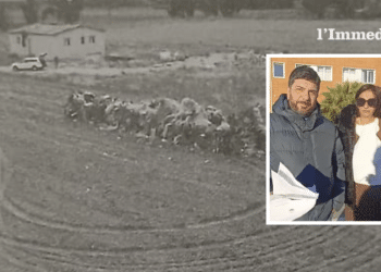 De Sabato con i Nardella; sullo sfondo, le ecoballe