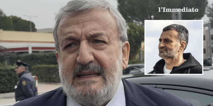 Michele Emiliano; nel riquadro, Antonio Decaro