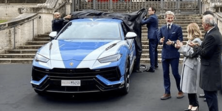 Lamborghini Urus Polizia (foto Ansa)