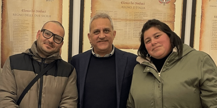 La coppia argentina con il sindaco Gatta