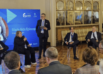 Episcopo con i sindaci Gaetano Manfredi di Napoli, Giuseppe Falcomatà, di Reggio Calabria, e Roberto Lagalla, di Palermo. Moderatore Giuseppe Brindisi di Mediaset