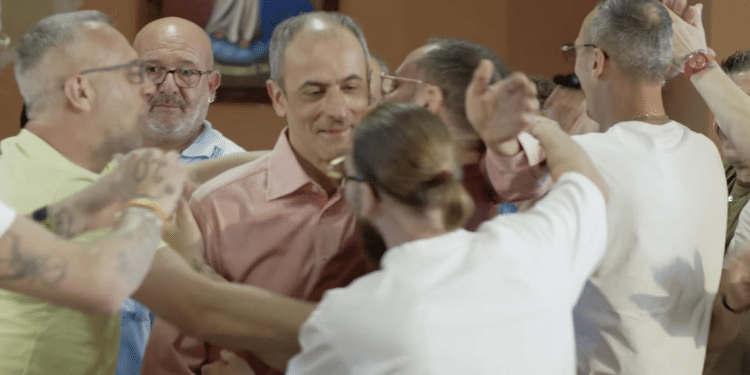 Luca Pugliese con i detenuti del carcere di Foggia