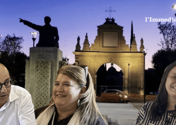 Galasso, Episcopo e Aprile; sullo sfondo, Piazza Sant'Eligio