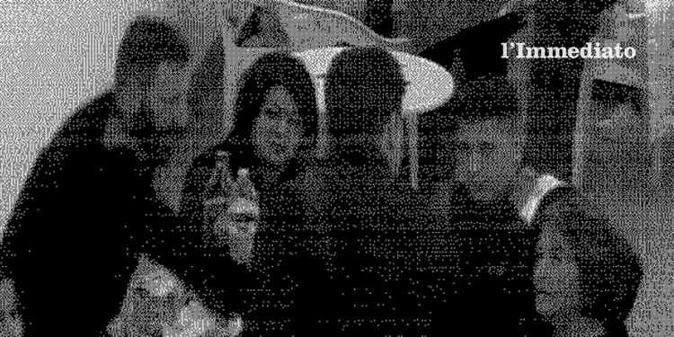 Enzo Miucci con la famiglia nella sala incontri del carcere