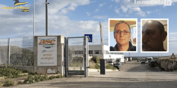 ASE; nei riquadri, Fatone e Manzella col volto tumefatto