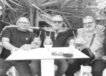 Al centro Felice Giuliani tra Consiglio Casamonica a sinistra e Michele Parisi a destra. Erano presenti anche Eugenio Giuliani accanto a Parisi e il figlio di Felice Giuliani