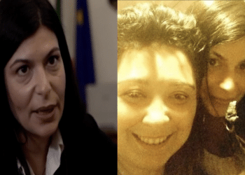 Chiara Colosimo; a destra con Pamela Perricciolo e il busto di Mussolini