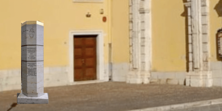Il progetto della stele