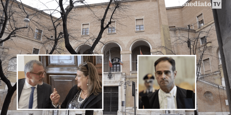 Comune di Foggia; nei riquadri, Antonicelli (AMIU), Episcopo (sindaca di Foggia) e l'avvocato Vaira