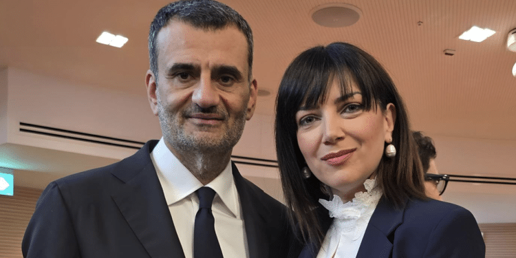 Decaro e Angolano