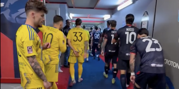 Cerignola fuori dai playoff, pari amaro a Crotone tra rimpianti e polemiche
