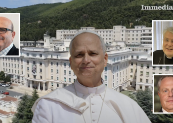 Al centro, Papa Leone XIV; a sinistra, Caballero; a destra, Ferretti e Gasperini