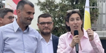 De Santis tra Decaro e Schlein